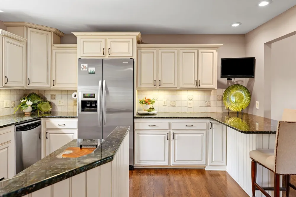 2593 Twin Bay Drive East Bay Township, MI 49696