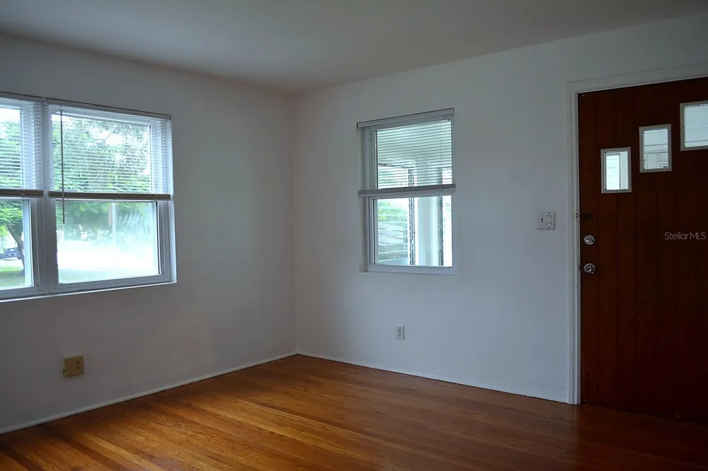 1401 34TH AVENUE St Petersburg, FL 33704