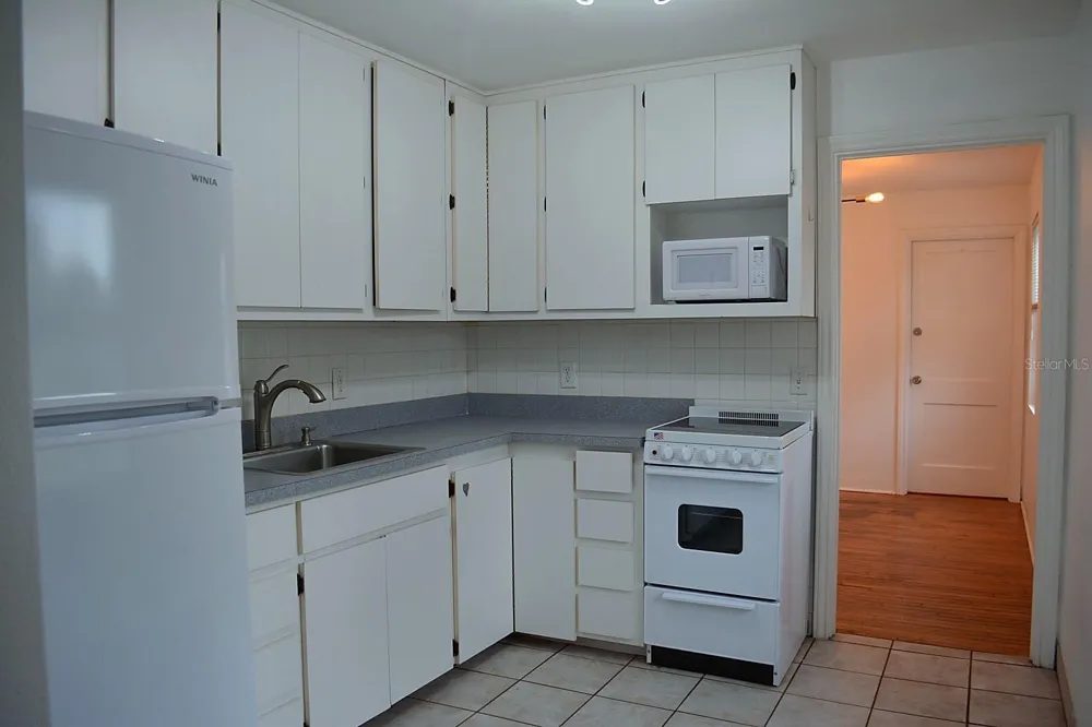 1401 34TH AVENUE St Petersburg, FL 33704