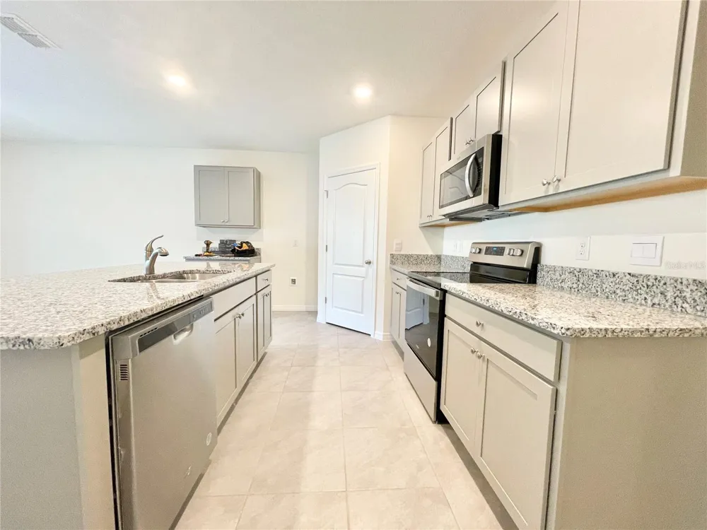 5610 GALLOPING DRIVE Apopka, FL 32712