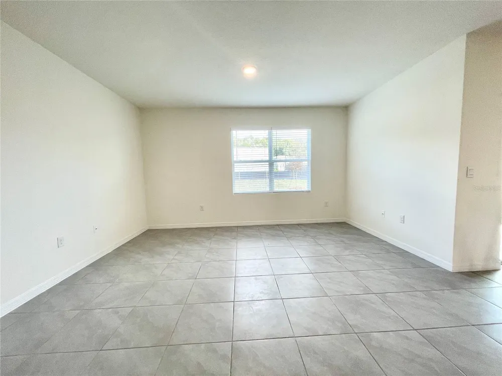 5610 GALLOPING DRIVE Apopka, FL 32712