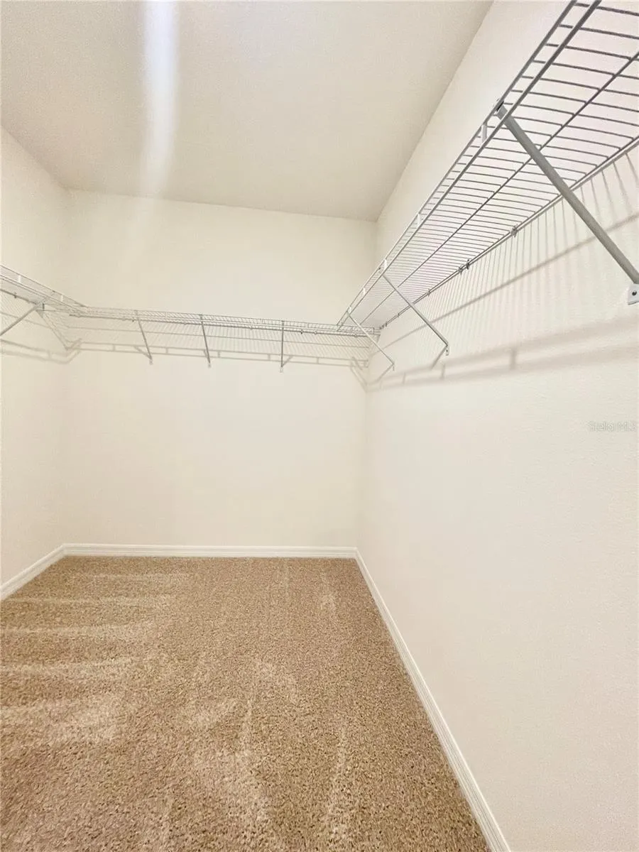 5610 GALLOPING DRIVE Apopka, FL 32712