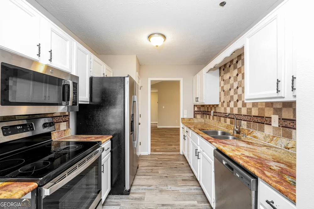 232 Farmbrook PKWY Stockbridge, GA 30281