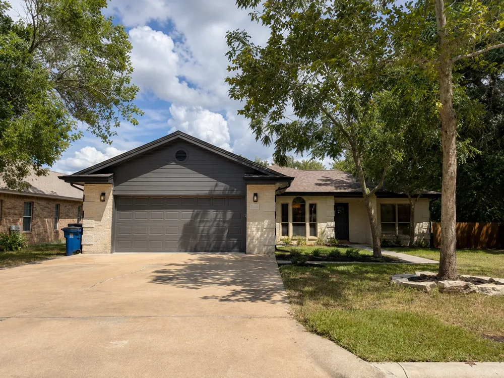 1605 Century Oaks Drive Lockhart, TX 78644