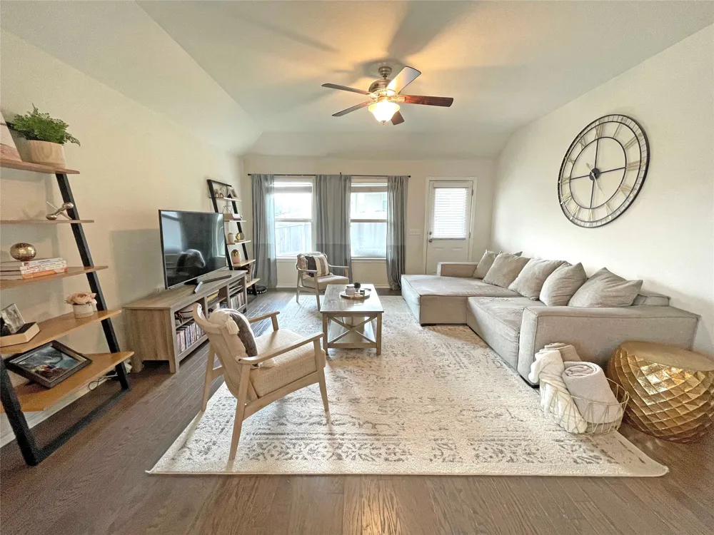 13313 Henneman Drive Pflugerville, TX 78660
