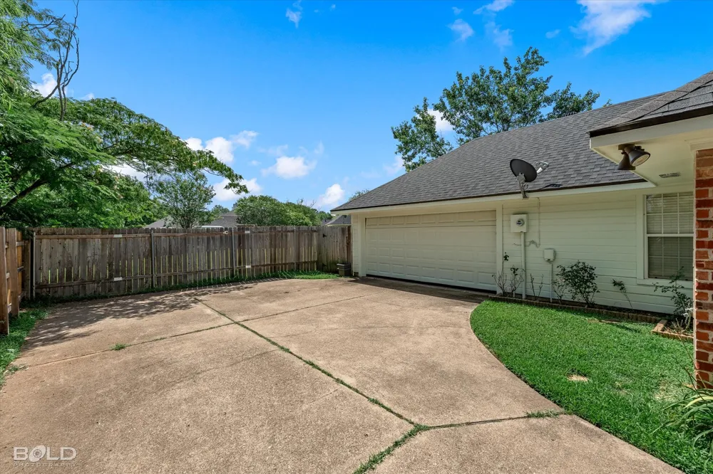 6004 Kateland Circle Bossier City, LA 71111