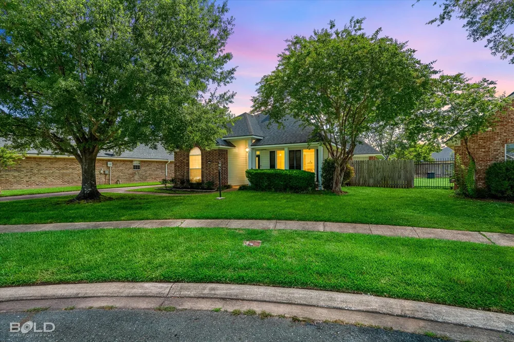 6004 Kateland Circle Bossier City, LA 71111