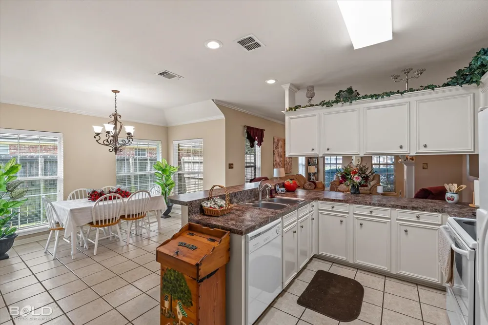6004 Kateland Circle Bossier City, LA 71111