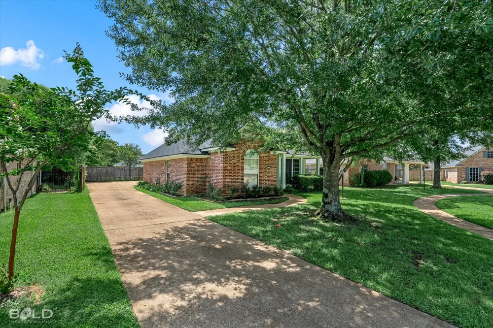 6004 Kateland Circle Bossier City, LA 71111