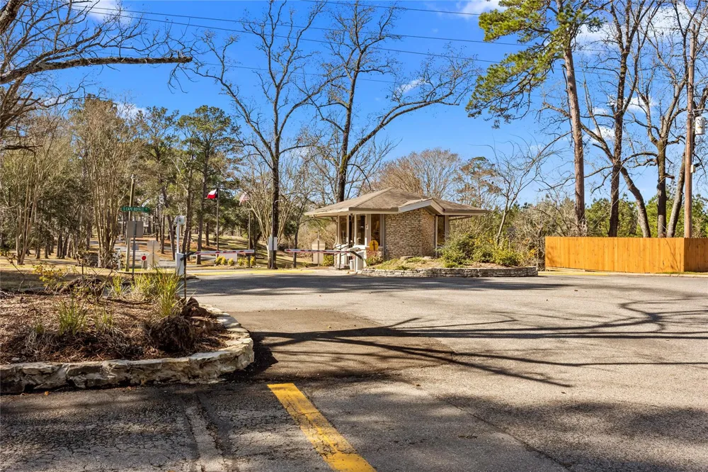 531 Royale Greens Drive Coldspring, TX 77331