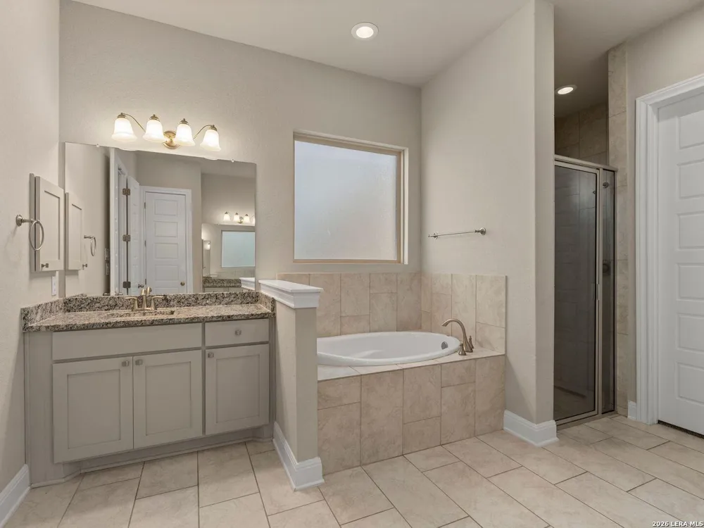 27106 Falls Cv Boerne, TX 78015
