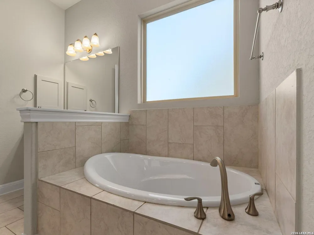 27106 Falls Cv Boerne, TX 78015