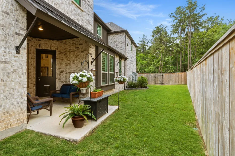 515 Cypress Valley Avenue Montgomery, TX 77316