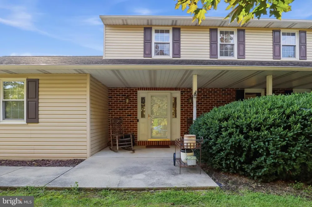90 STEFFIE DRIVE Mount Wolf, PA 17347