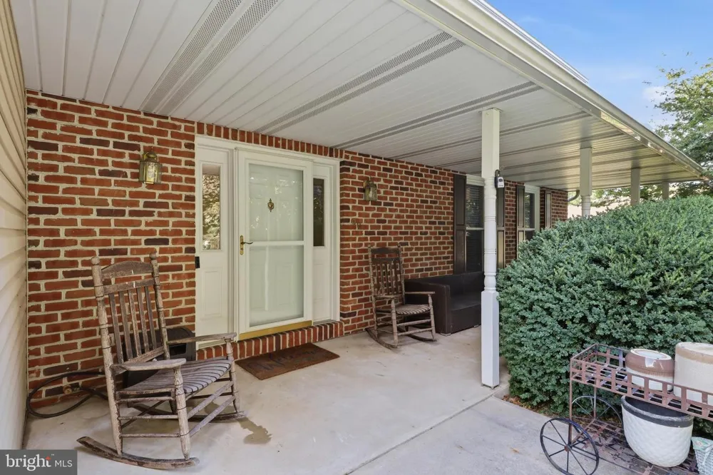 90 STEFFIE DRIVE Mount Wolf, PA 17347