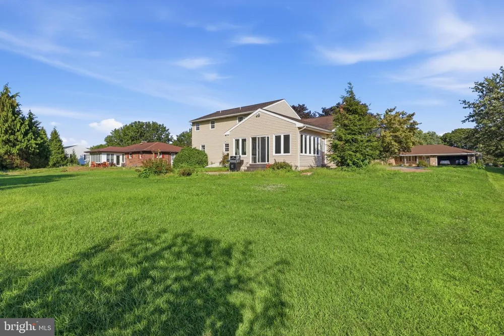 90 STEFFIE DRIVE Mount Wolf, PA 17347