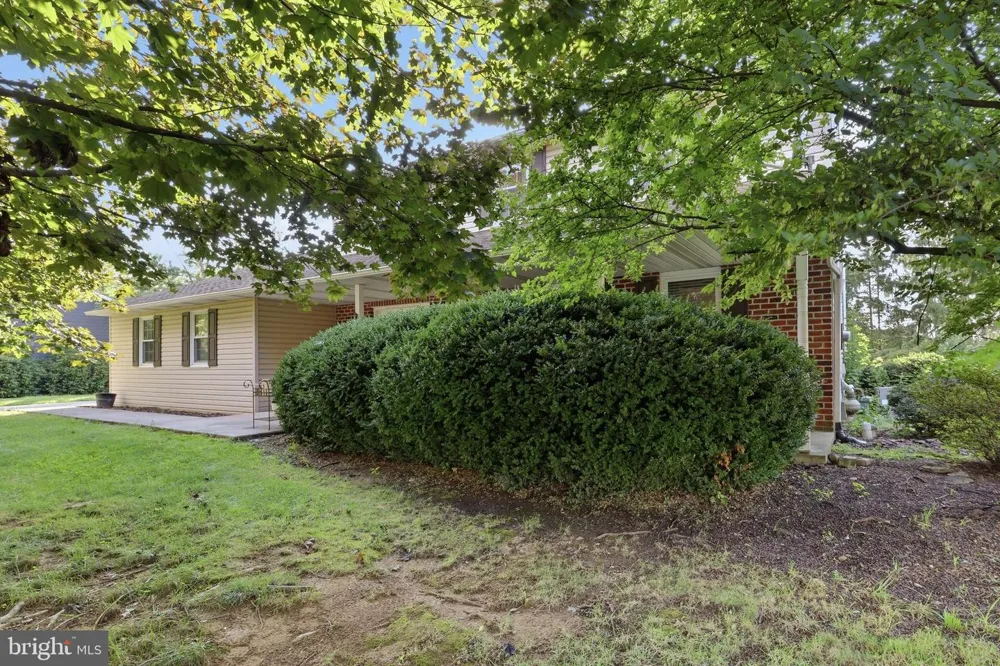 90 STEFFIE DRIVE Mount Wolf, PA 17347