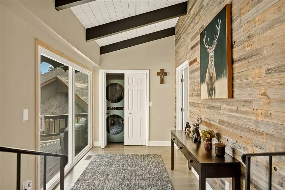 30789 All View Running Springs, CA 92382