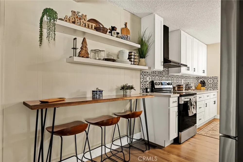 30789 All View Running Springs, CA 92382