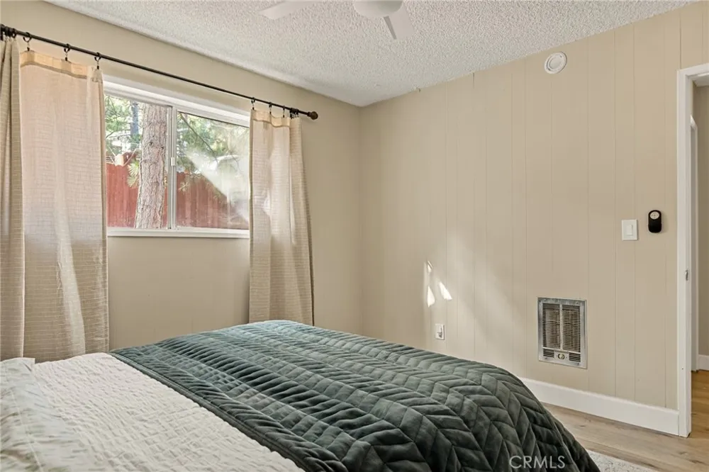 30789 All View Running Springs, CA 92382