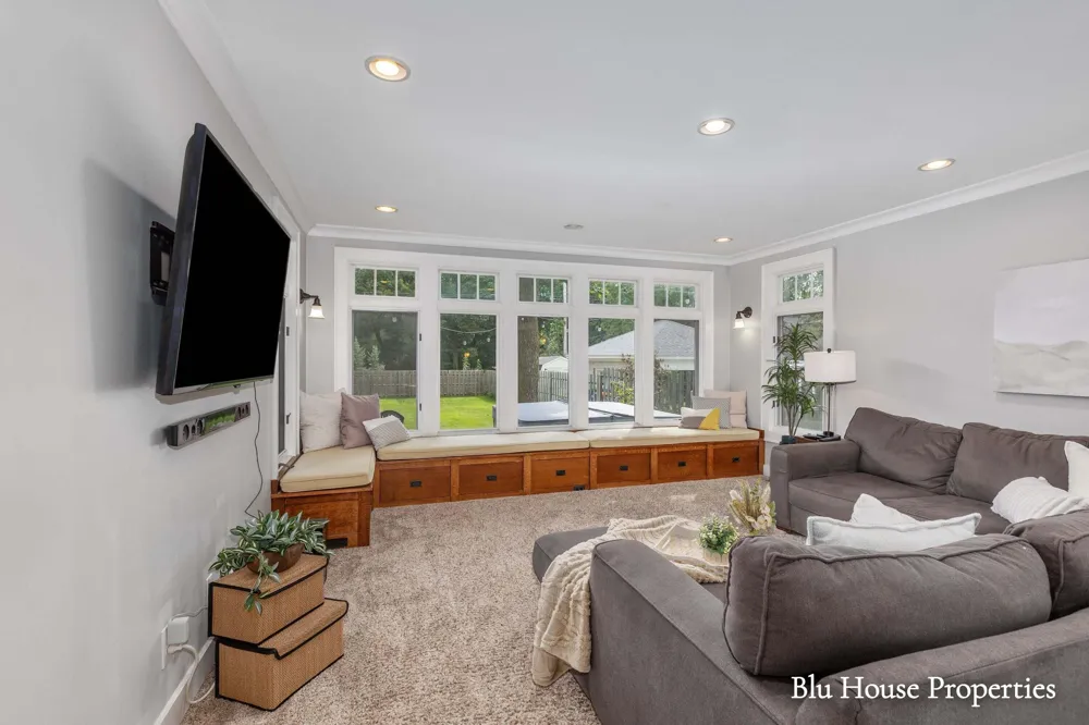 1024 Cadillac Drive SE Grand Rapids, MI 49506