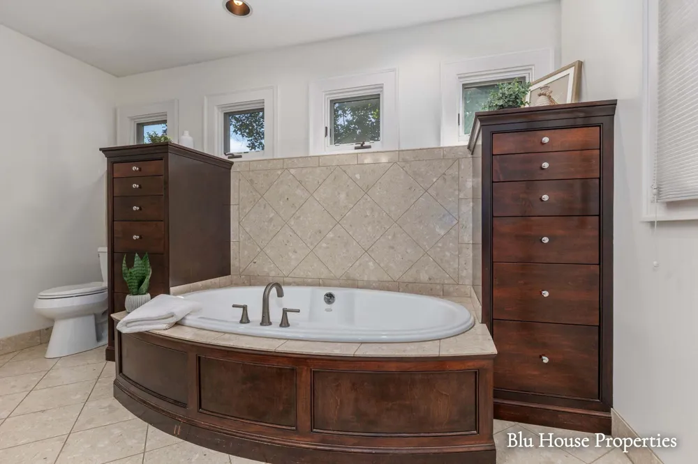 1024 Cadillac Drive SE Grand Rapids, MI 49506