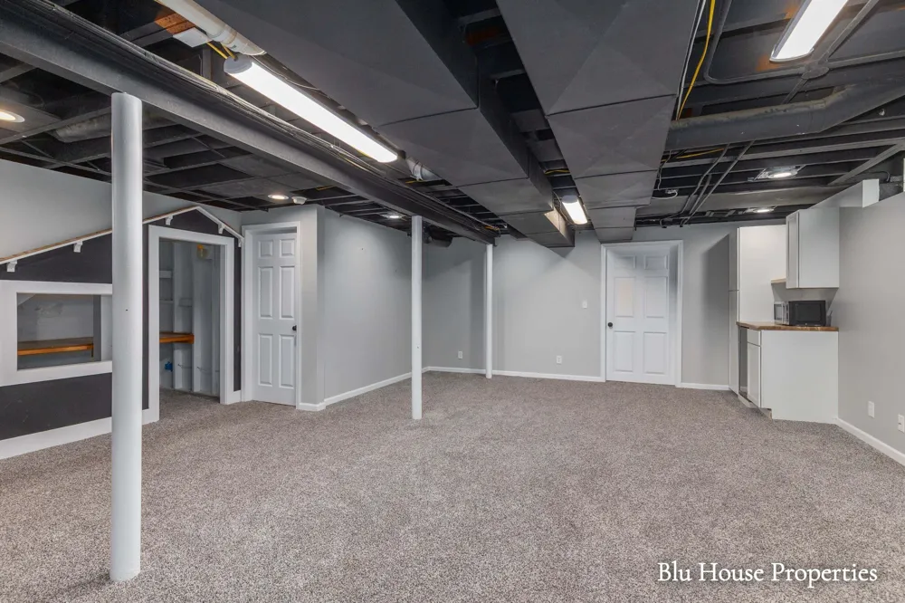 1024 Cadillac Drive SE Grand Rapids, MI 49506