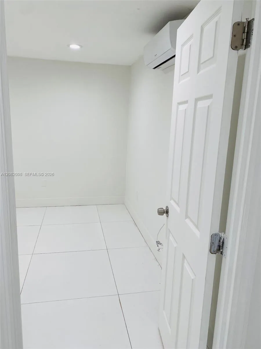 3335 SW 26th St #3335 Miami, FL 33133