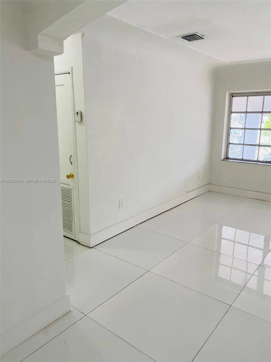 3335 SW 26th St #3335 Miami, FL 33133