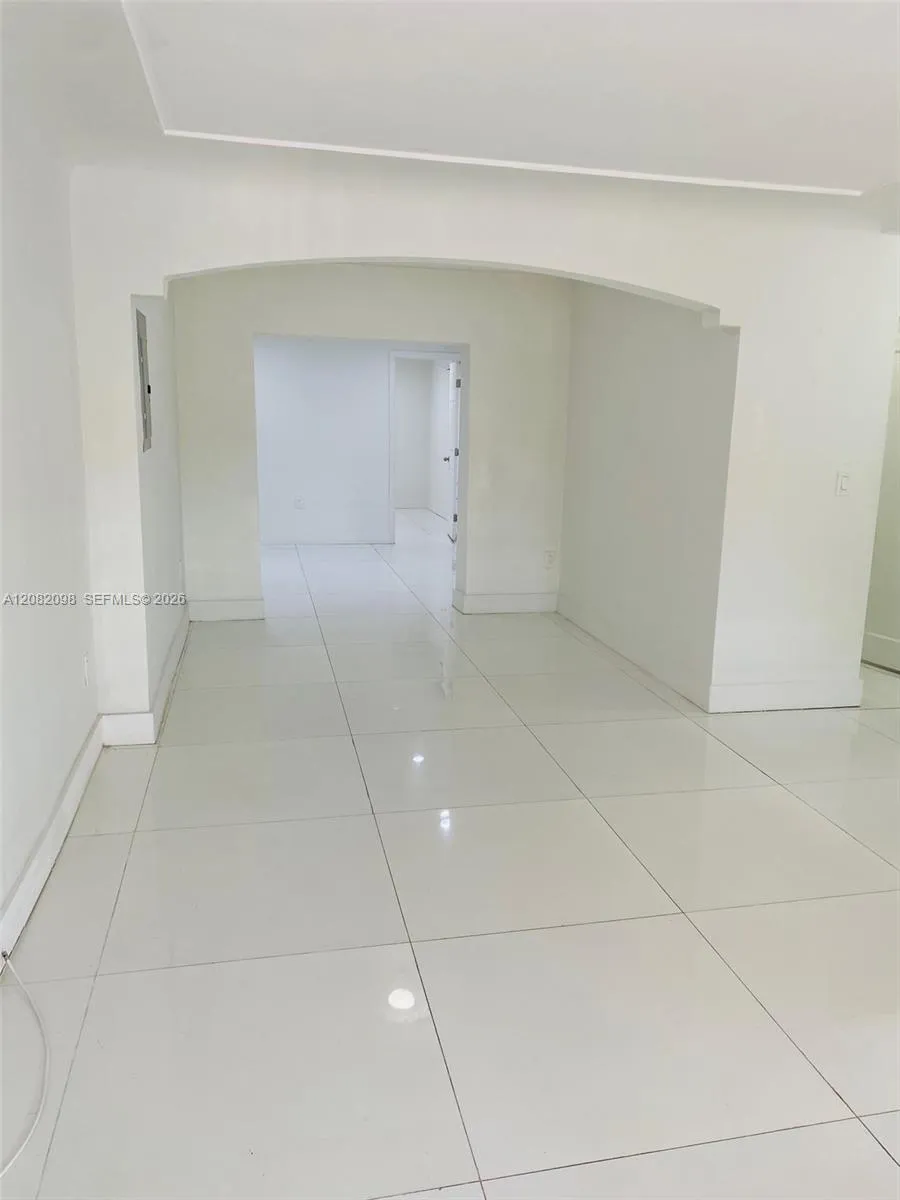 3335 SW 26th St #3335 Miami, FL 33133