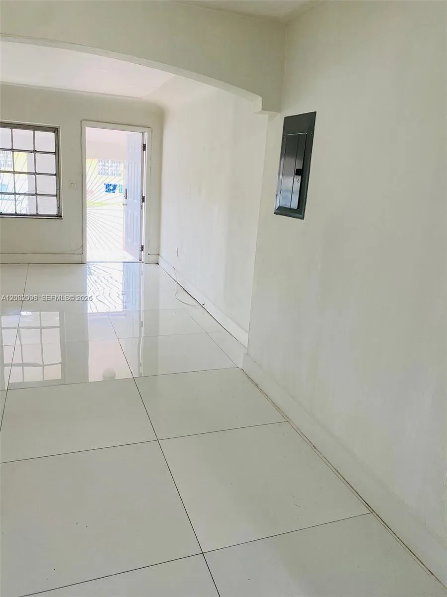 3335 SW 26th St #3335 Miami, FL 33133