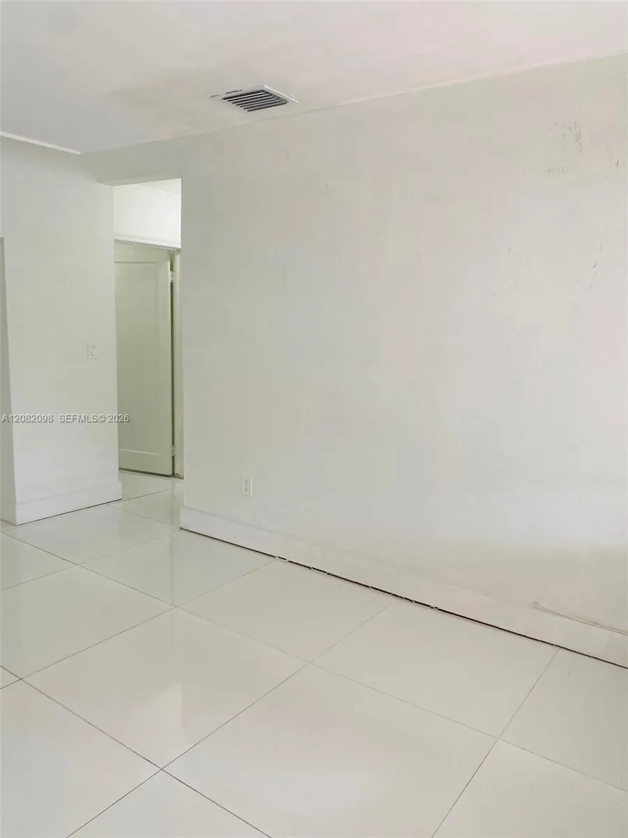 3335 SW 26th St #3335 Miami, FL 33133