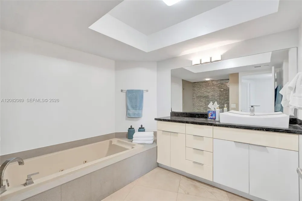 1000 E Island Blvd #1403 Aventura, FL 33160