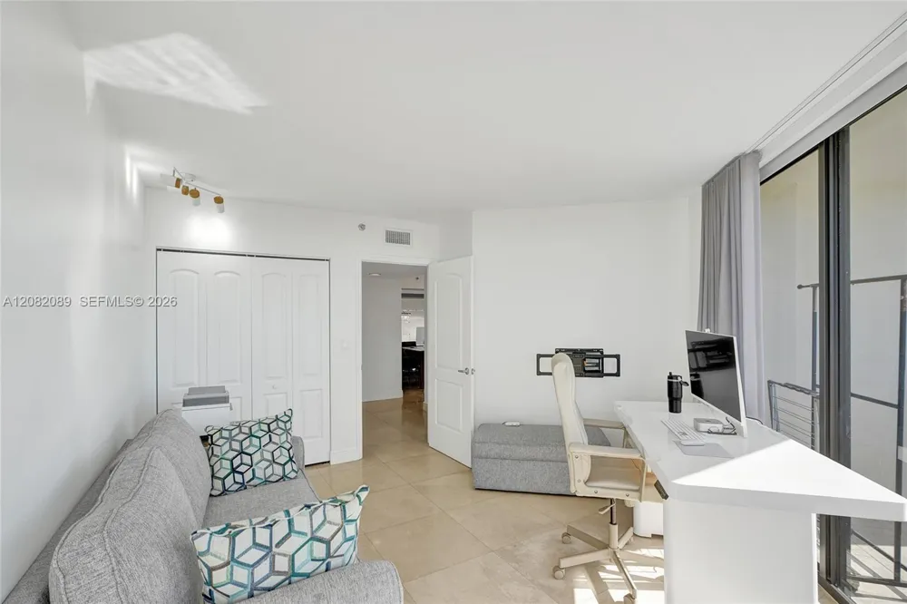1000 E Island Blvd #1403 Aventura, FL 33160
