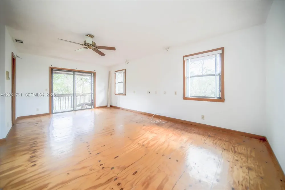 576 Marshall Rd West Palm Beach, FL 33413