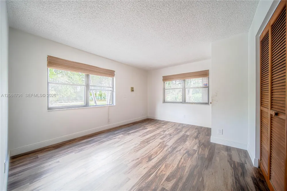 576 Marshall Rd West Palm Beach, FL 33413