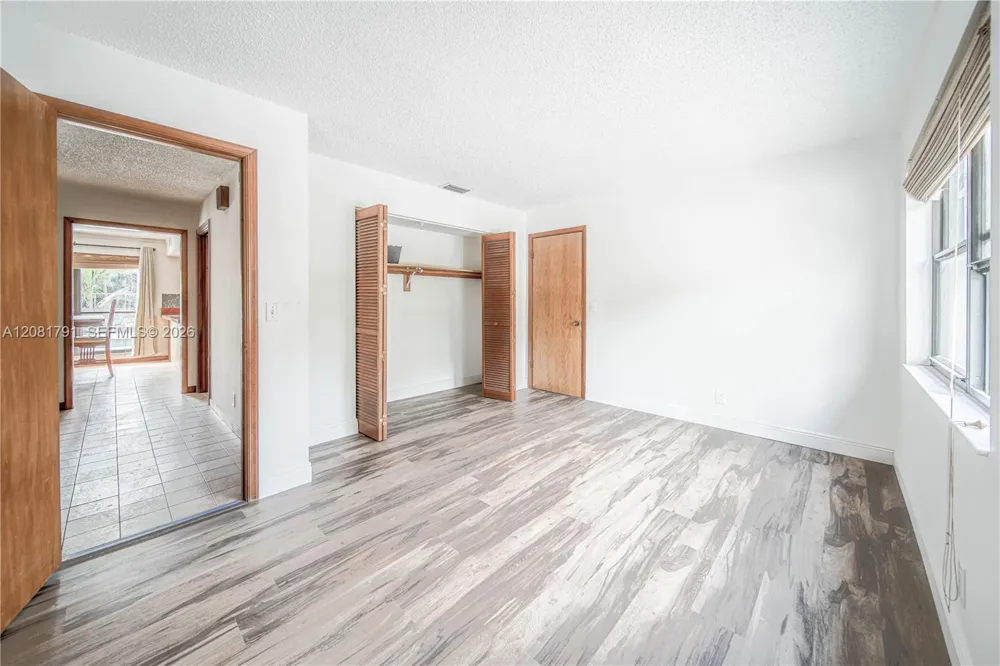 576 Marshall Rd West Palm Beach, FL 33413