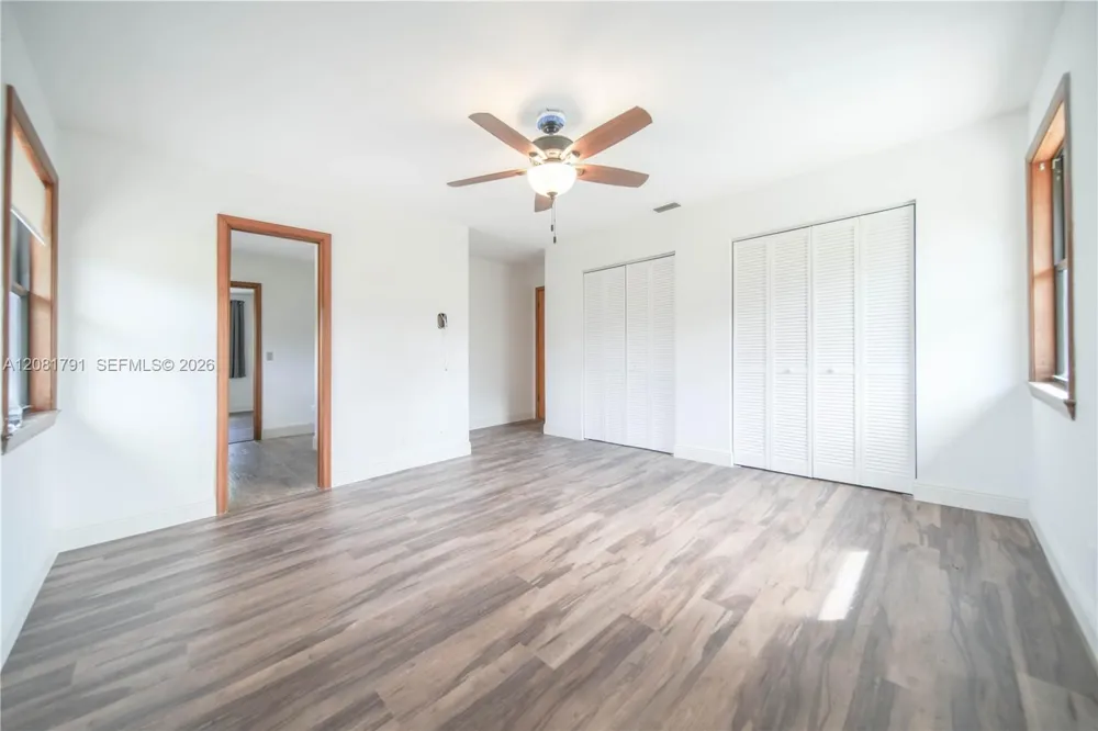 576 Marshall Rd West Palm Beach, FL 33413