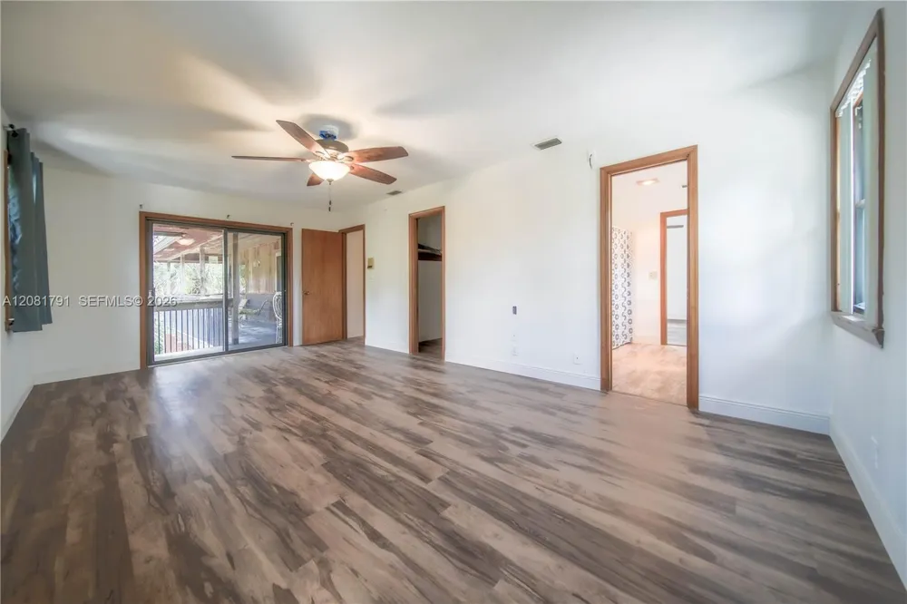 576 Marshall Rd West Palm Beach, FL 33413