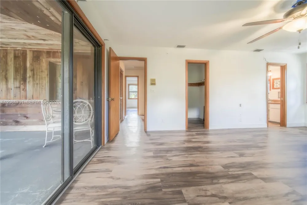 576 Marshall Rd West Palm Beach, FL 33413