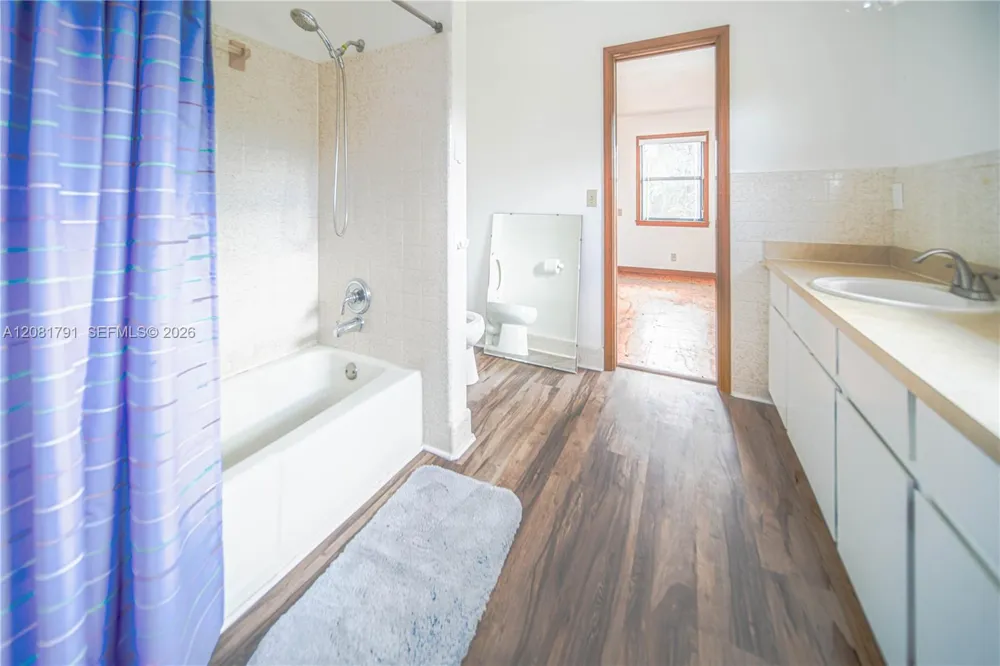 576 Marshall Rd West Palm Beach, FL 33413