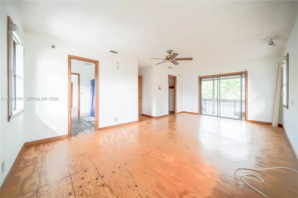 576 Marshall Rd West Palm Beach, FL 33413