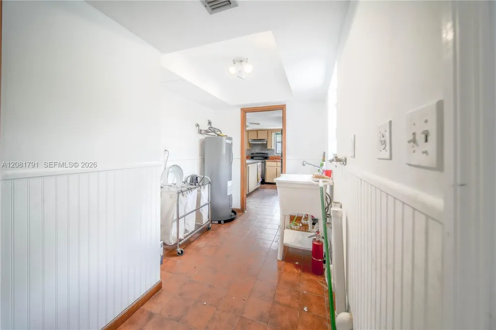 576 Marshall Rd West Palm Beach, FL 33413