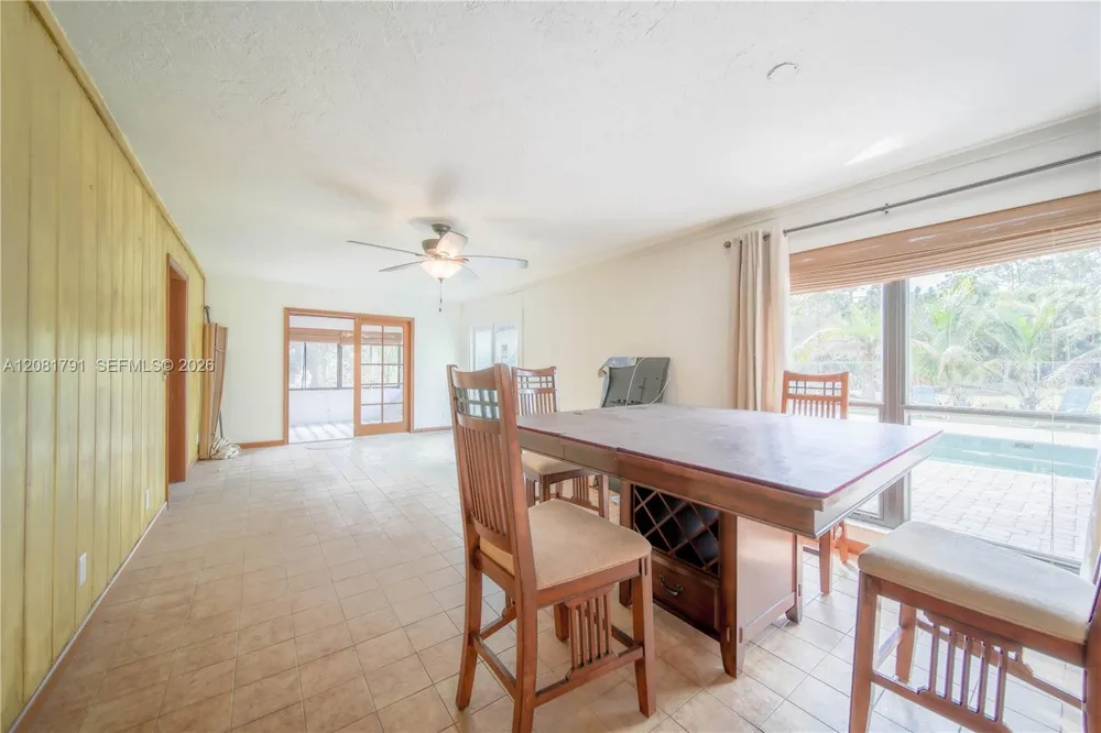 576 Marshall Rd West Palm Beach, FL 33413