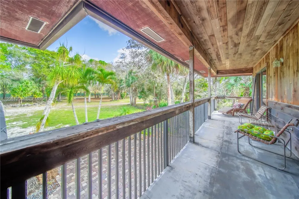 576 Marshall Rd West Palm Beach, FL 33413