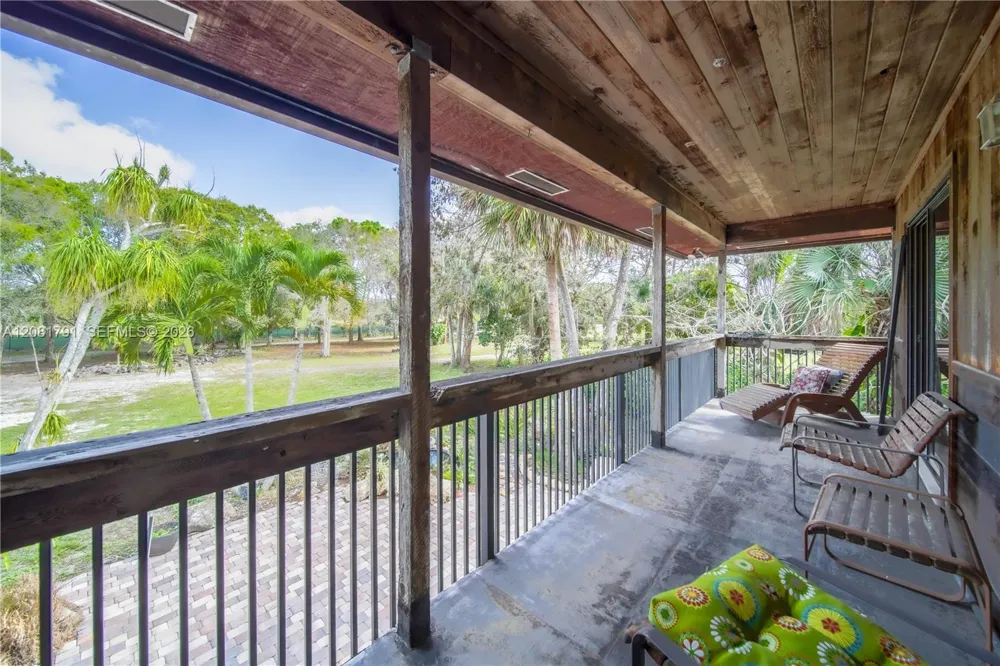 576 Marshall Rd West Palm Beach, FL 33413