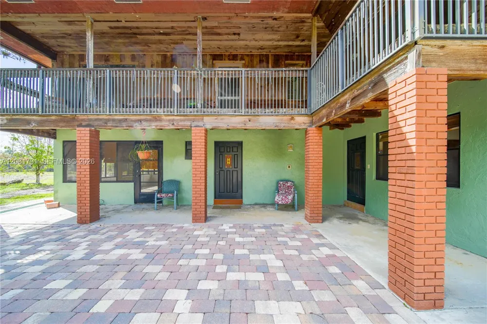 576 Marshall Rd West Palm Beach, FL 33413