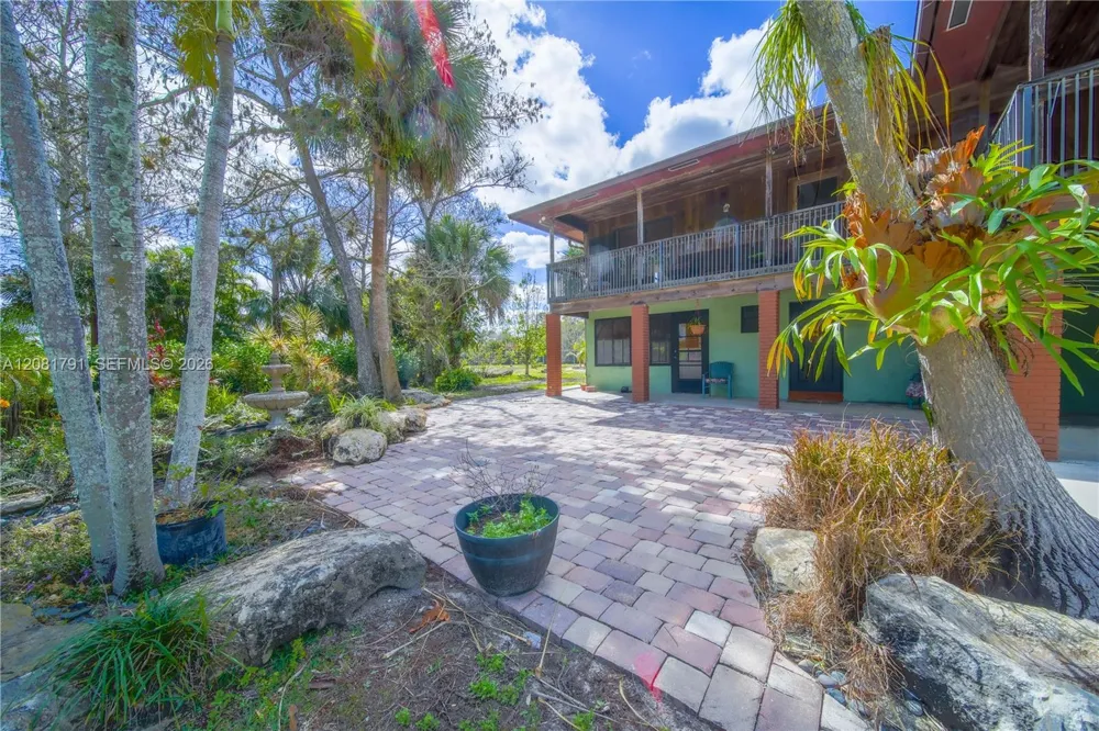 576 Marshall Rd West Palm Beach, FL 33413