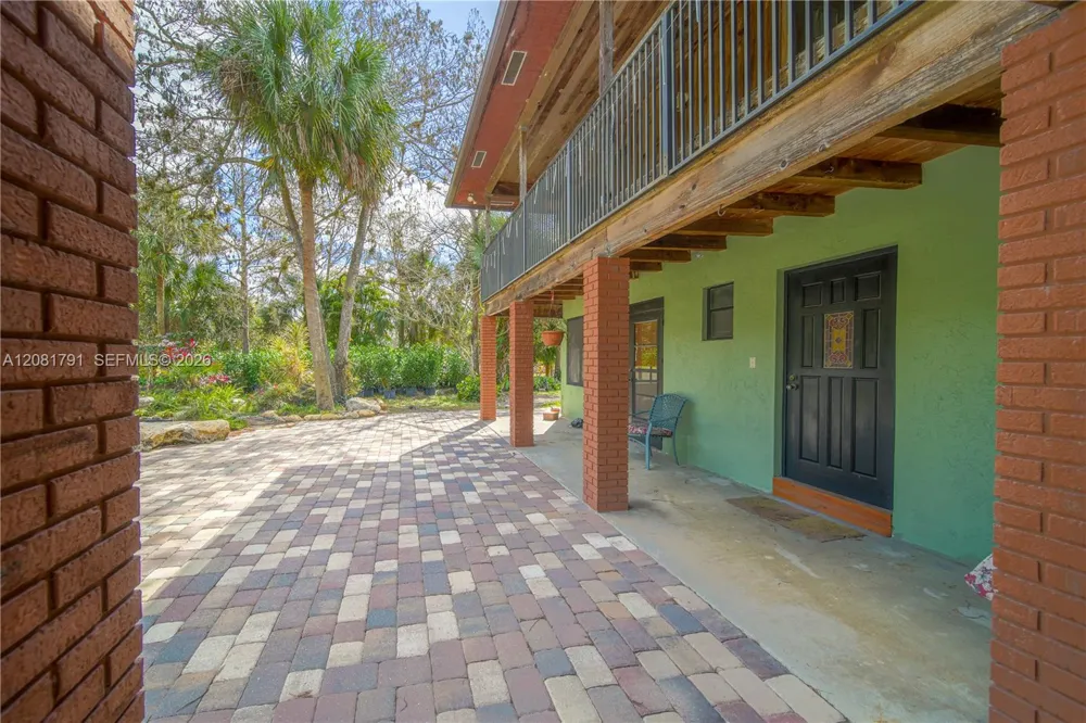 576 Marshall Rd West Palm Beach, FL 33413
