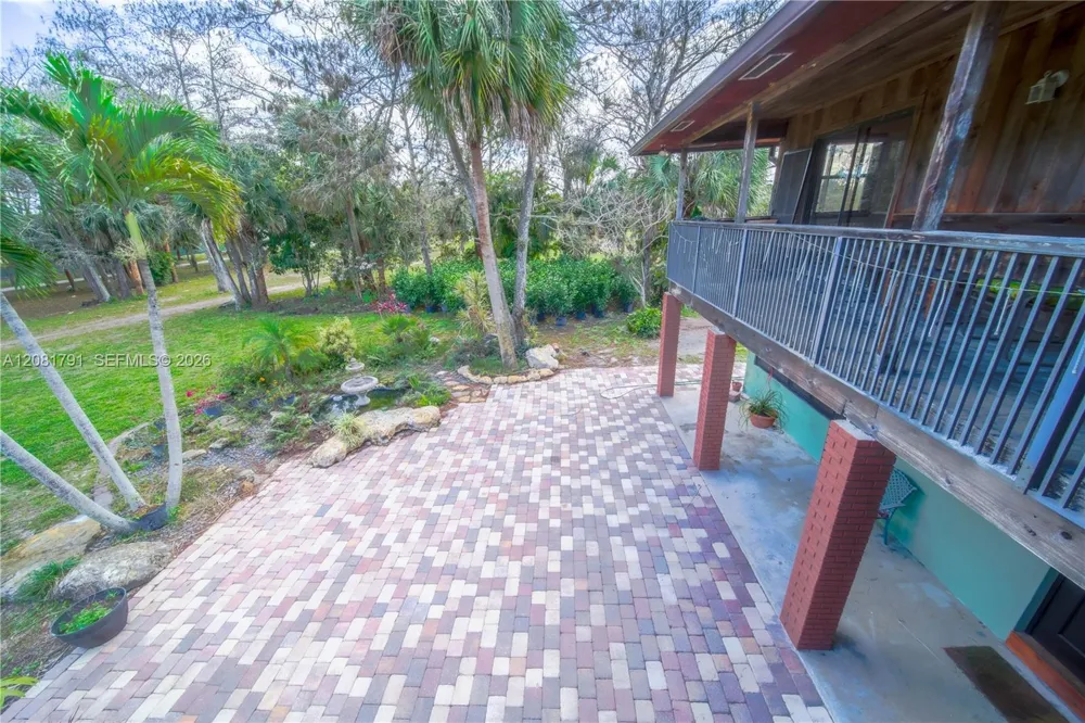 576 Marshall Rd West Palm Beach, FL 33413